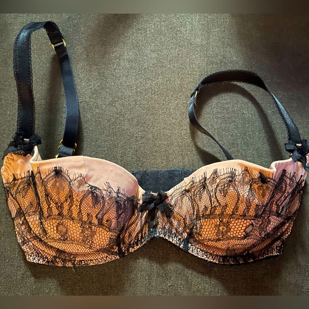 Like new Agent provocateur dusty pink and black lace bra size 32DD